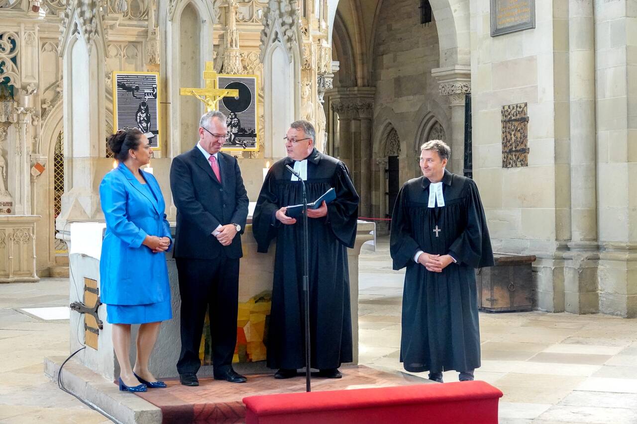 Einführung von Ulrike Petermann als neue Theologische Vorständin der Pfeifferschen Stiftungen im Magdeburger Dom Einführung und Segnung der Vorstände der Pfeifferschen Stiftungen im Magdeburger Dom