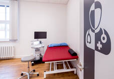 Blick in eines der Behandlungszimmer Behandlungszimmer im MZEB