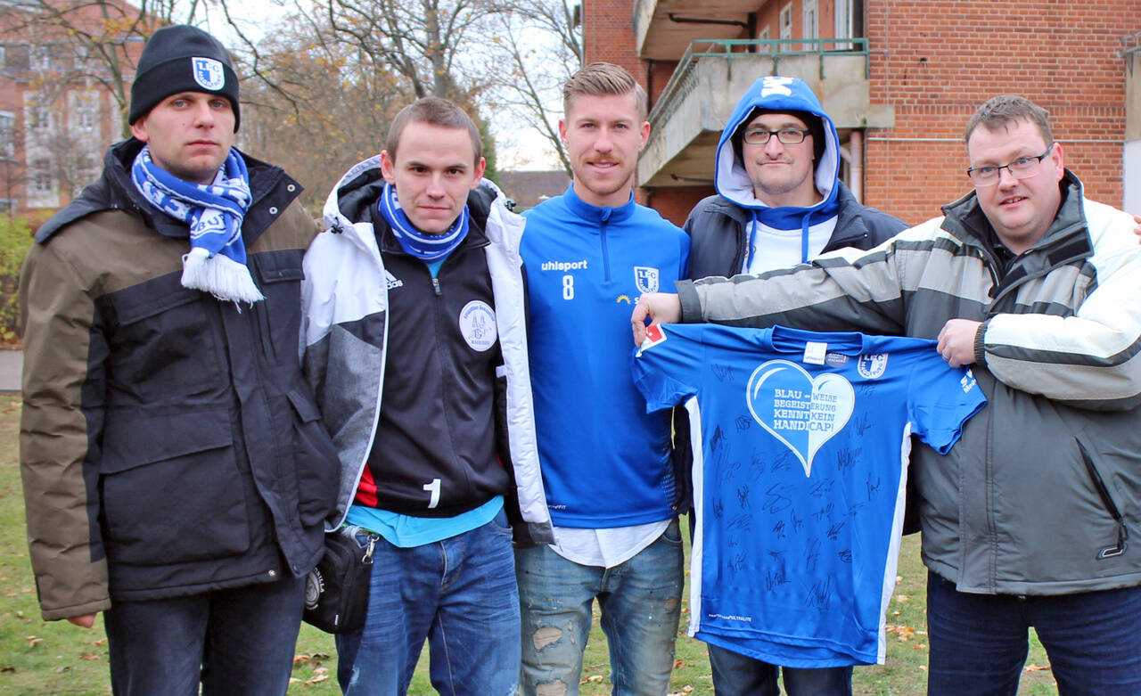 FCM-Spieler Philip Türpitz besucht Pfeiffersche Stiftungen
