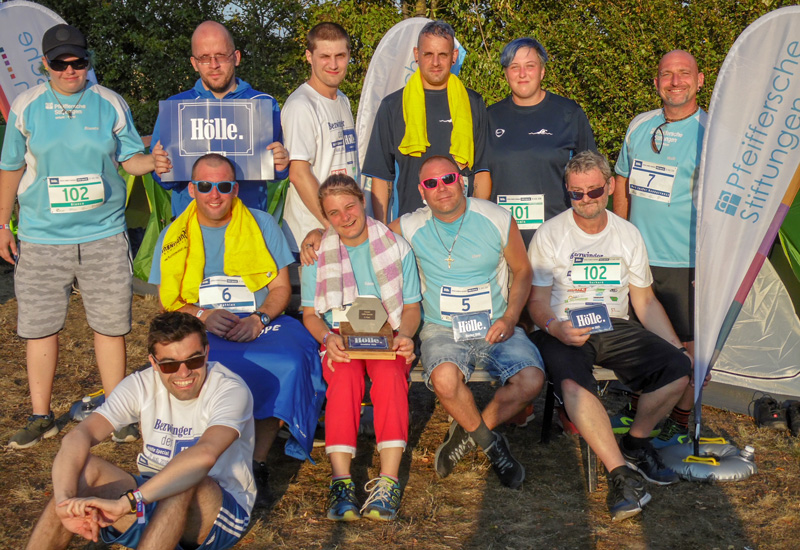 Die „Hölle“ bezwungen – Pfeiffers-Team erfolgreich bei erstem Special Olympics Triathlon Gruppenbild des Teams der Pfeifferschen Stiftungen