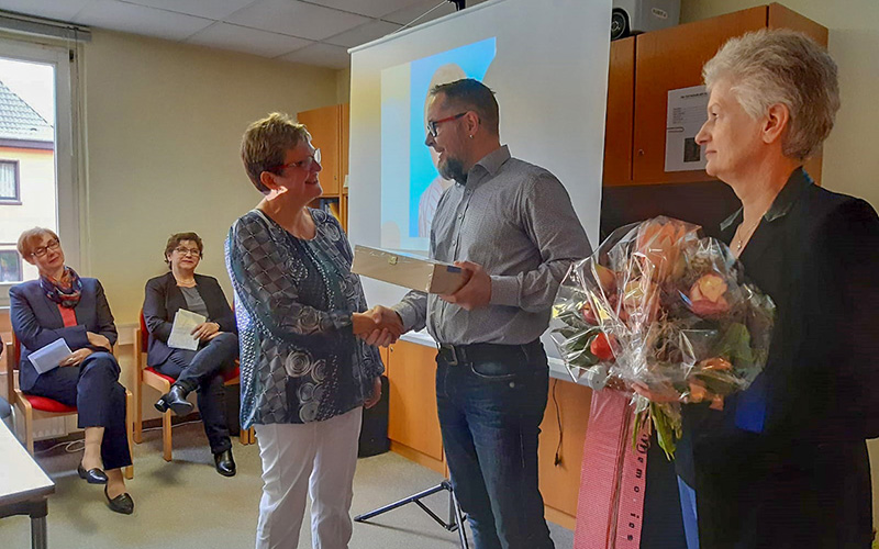 Kinderzentrum Magdeburg: Chefärztin gibt den Staffelstab weiter Verabschiedung Dr. Birgit Brett als Chefärztin Kinderzentrum